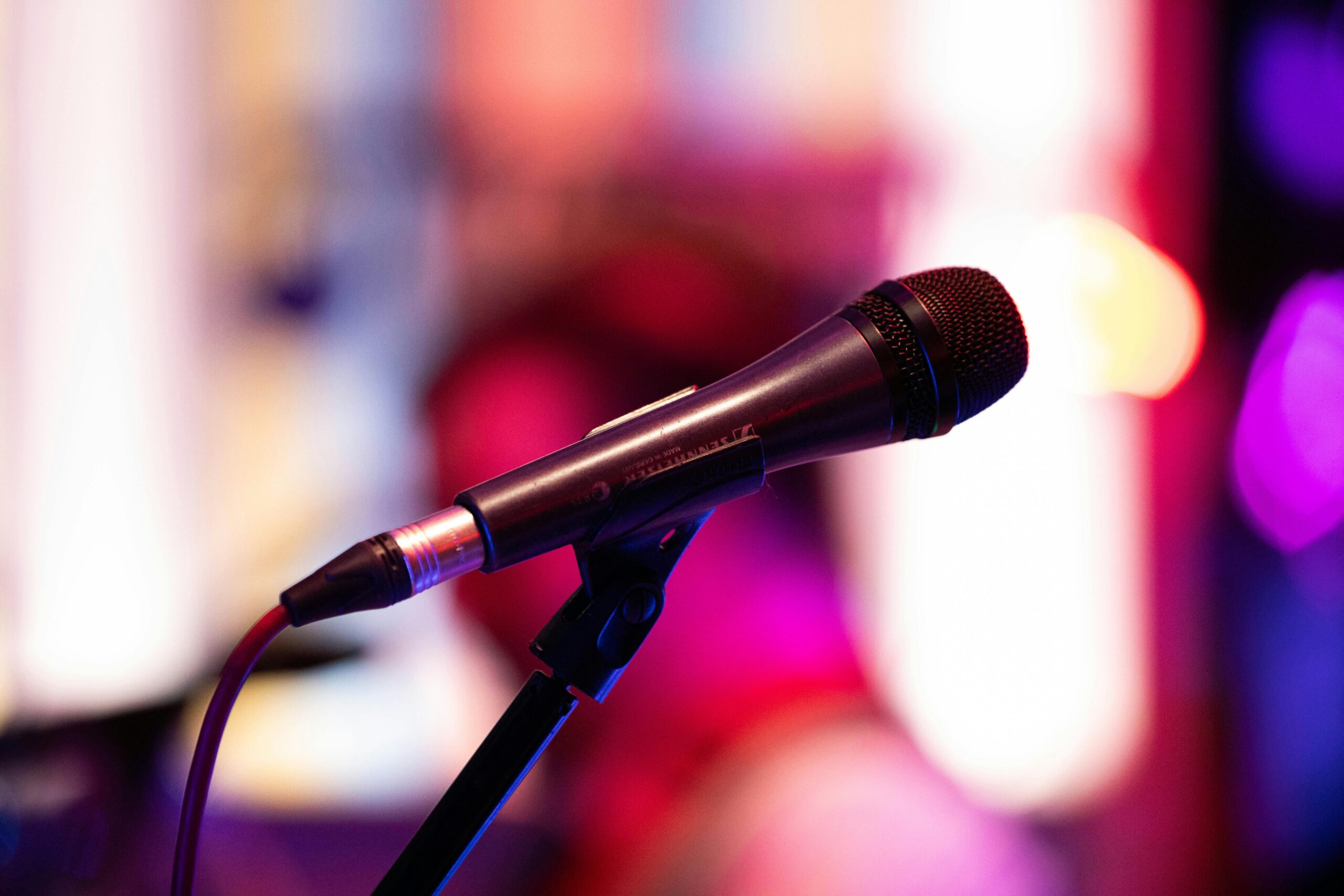 Sonoriser un magasin : Guide complet 2025 pour créer une ambiance musicale professionnelle