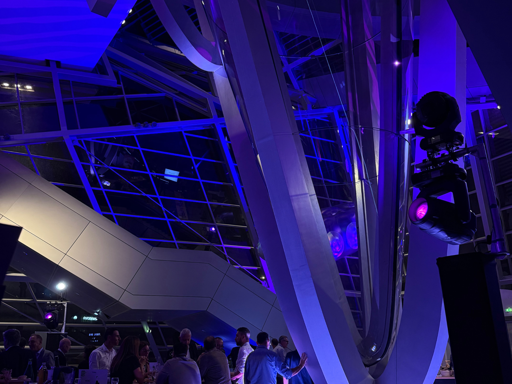 De la Cité du numérique au Musée des Confluences : un client, deux lieux, deux ambiances De la Cité du numérique au Musée des Confluences : un client, deux lieux, deux ambiances